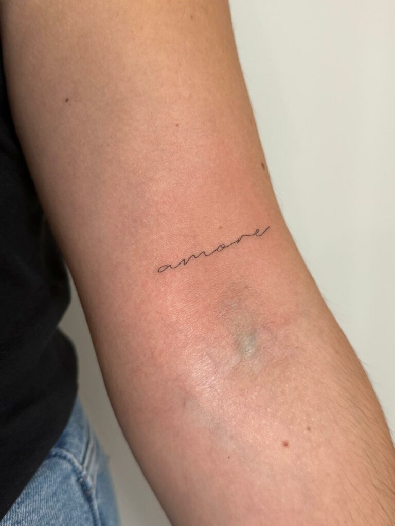 sublimbeauty-tattoo-ecriture-fine-bras